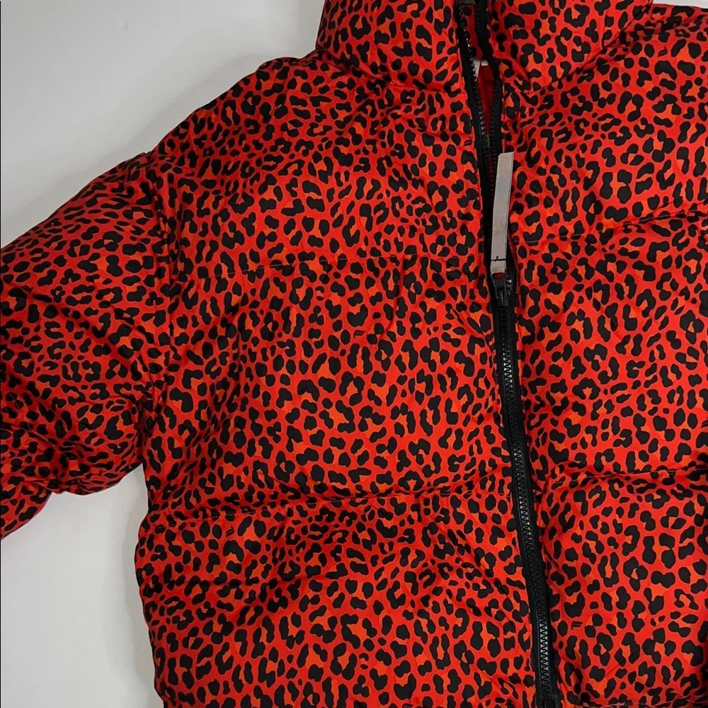 Like New - Fabletics Wander Cropped Puffer Jacket - Picture 6 of 10